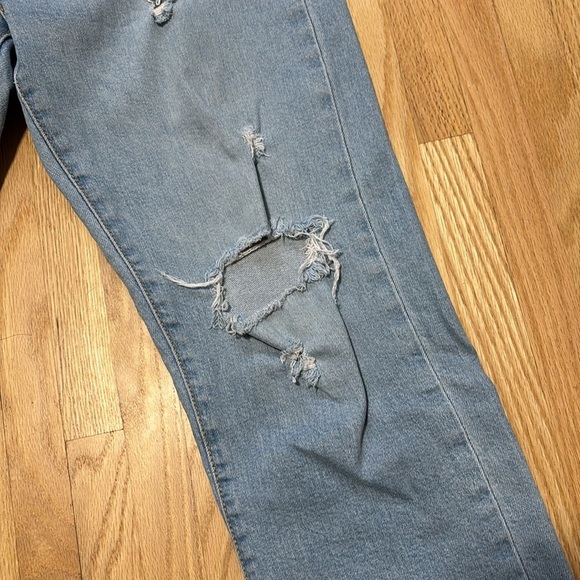 Levi's Wedgie Straight Raw Hem Distressed Light Wash High Rise Women's Jeans - Picture 4 of 10